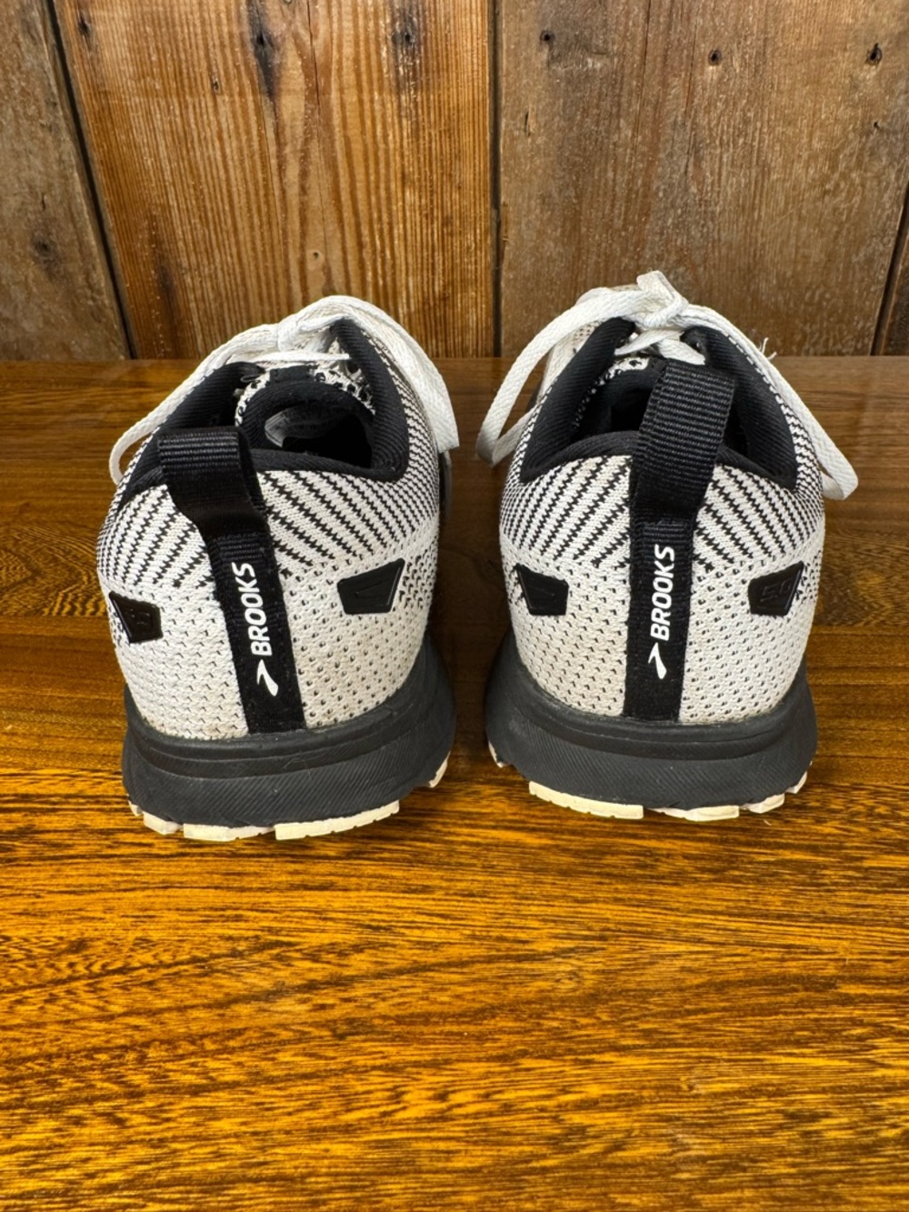 Brooks Revel 5 Women’s running shoes size 9 black white - Picture 4 of 9